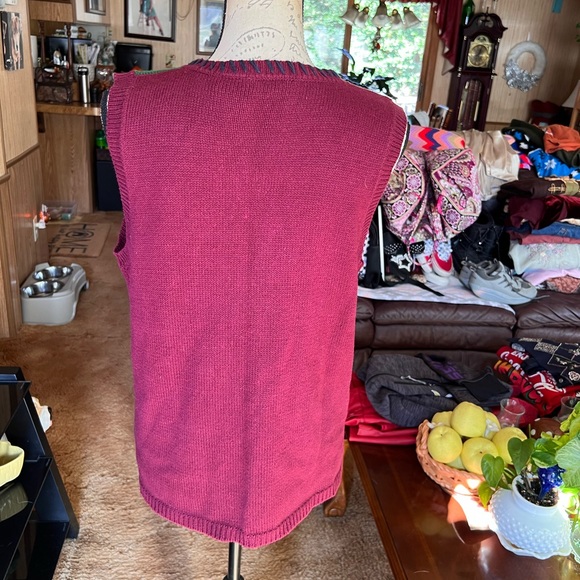Woman’s vintage Capacity fall embroidered knit sweater vest. - Picture 5 of 16